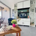 Capraphea T2 With Seaview,balcony,parking,ac,wifi. Saint-Raphaël