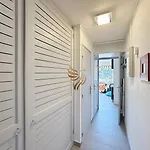 Capraphea T2 With Seaview,balcony,parking,ac,wifi. Lejlighed