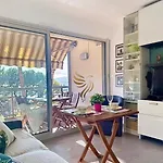 Capraphea T2 With Seaview,balcony,parking,ac,wifi. Daire