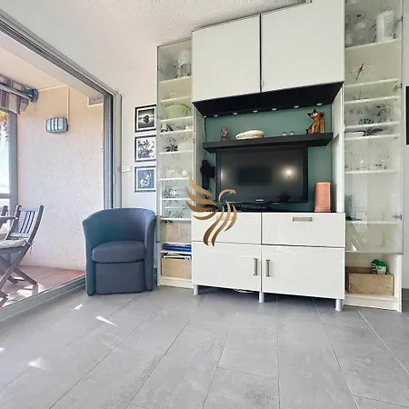 Apartment Capraphea T2 With Seaview,balcony,parking,ac,wifi.