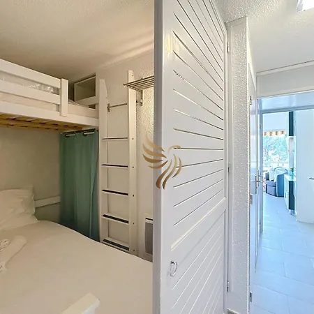 Capraphea T2 With Seaview,balcony,parking,ac,wifi.