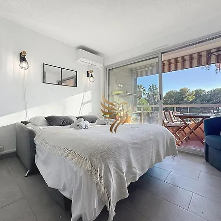 Apartment Capraphea T2 With Seaview,balcony,parking,ac,wifi. Port Santa-Lucia