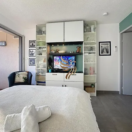 Capraphea T2 With Seaview,balcony,parking,ac,wifi. *