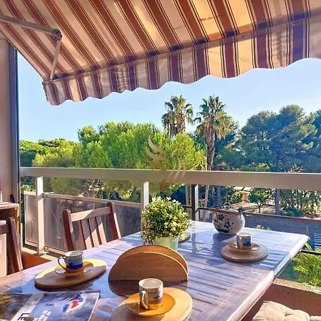Capraphea T2 With Seaview,balcony,parking,ac,wifi.
