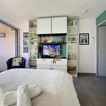 Capraphea T2 With Seaview,balcony,parking,ac,wifi. Lejlighed *