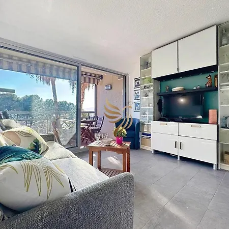 Capraphea T2 With Seaview,balcony,parking,ac,wifi. Saint-Raphaël