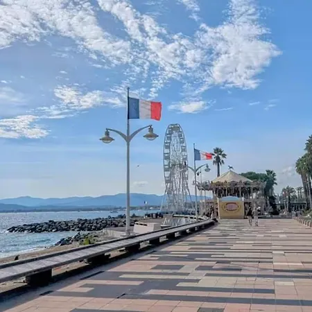 Capraphea T2 With Seaview,balcony,parking,ac,wifi. Apartament *