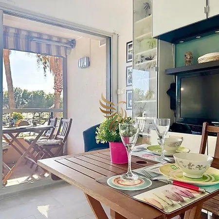 Capraphea T2 With Seaview,balcony,parking,ac,wifi. * Saint-Raphaël