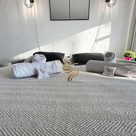 Capraphea T2 With Seaview,balcony,parking,ac,wifi.