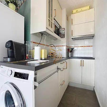 Capraphea T2 With Seaview,balcony,parking,ac,wifi. Saint-Raphaël