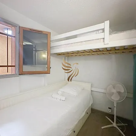 Capraphea T2 With Seaview,balcony,parking,ac,wifi. Lejlighed