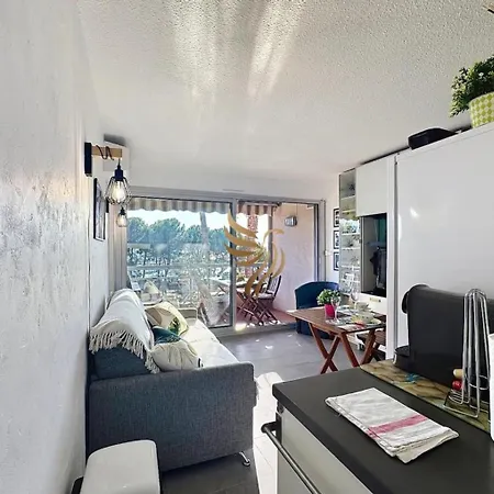 Capraphea T2 With Seaview,balcony,parking,ac,wifi. Saint-Raphaël
