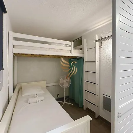 Capraphea T2 With Seaview,balcony,parking,ac,wifi.