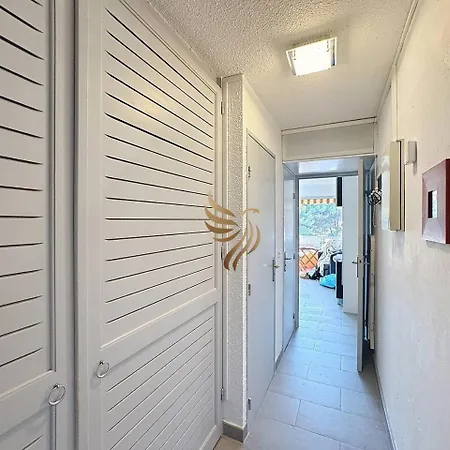 Capraphea T2 With Seaview,balcony,parking,ac,wifi. Lejlighed *