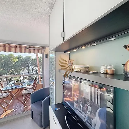 Capraphea T2 With Seaview,balcony,parking,ac,wifi. * Saint-Raphaël
