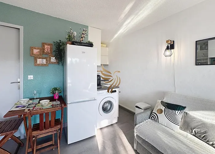 Capraphea T2 With Seaview,balcony,parking,ac,wifi. *