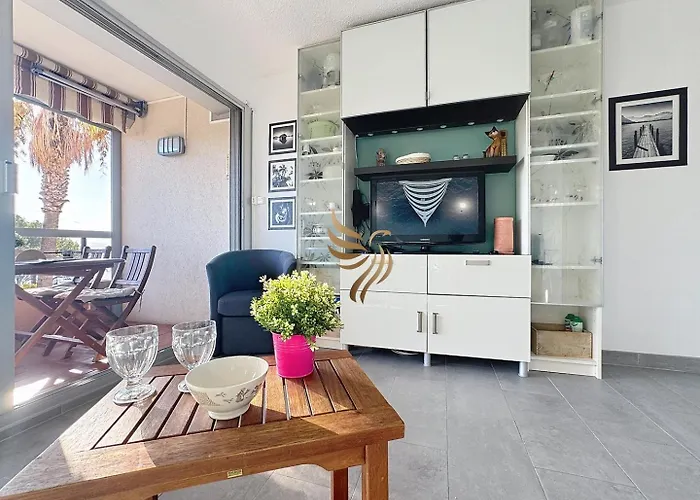 Capraphea T2 With Seaview,balcony,parking,ac,wifi. Сен-Рафаэль