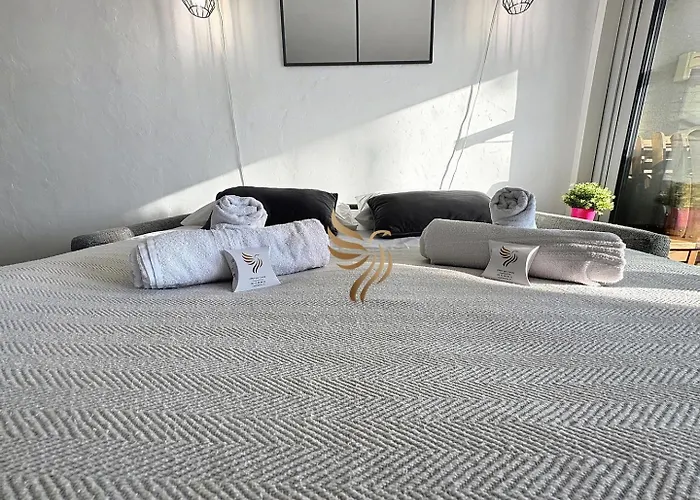 Апартаменты Capraphea T2 With Seaview,balcony,parking,ac,wifi. Сен-Рафаэль