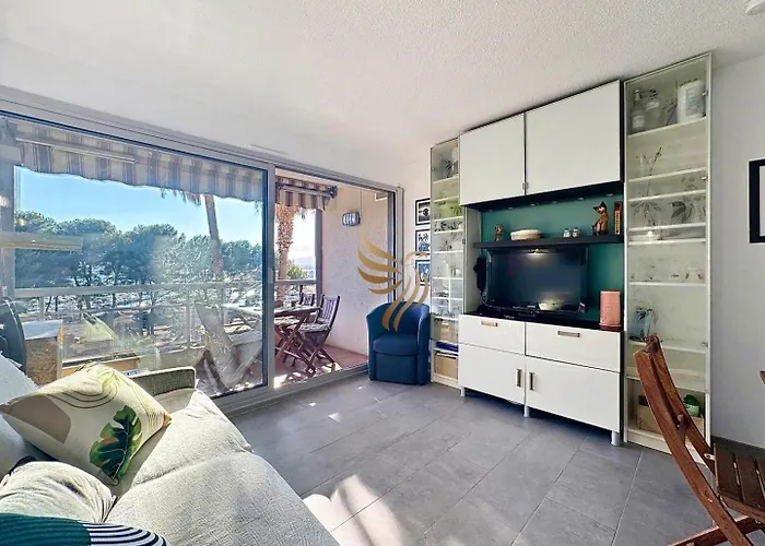 Capraphea T2 With Seaview,balcony,parking,ac,wifi. *