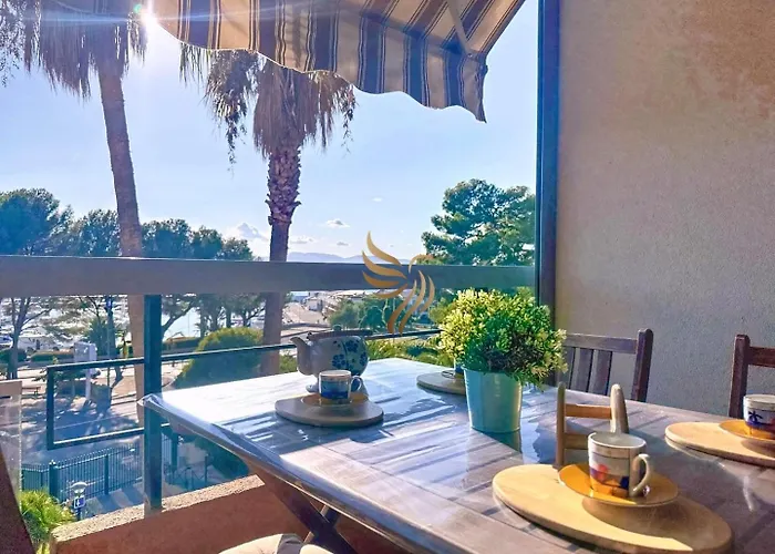 Capraphea T2 With Seaview,balcony,parking,ac,wifi. Апартаменты Сен-Рафаэль