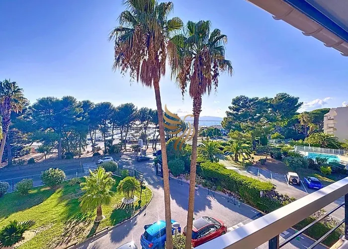 Апартаменты Capraphea T2 With Seaview,balcony,parking,ac,wifi. Сен-Рафаэль